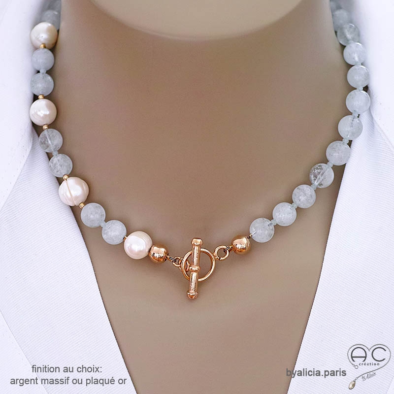 Collier aigue-marine et perles de culture d'eau douce avec grand fermoir, ras de cou, création by Alicia Collier aigue-marine et perles de culture d'eau douce avec grand fermoir, ras de cou, création by Alicia