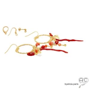 longues boucles d'oreilles rouges femme en corail rouge et plaqué or réalisées à la main en France