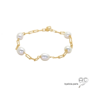 bracelet perles de culture d'eau douce blanches sur une chaîne maillon rectangulaire en plaqué or, fait main