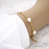 Bracelet avec perles de culture blanche parsemée sur une chaîne maillon rectangulaire en plaqué or 3MIC, création by Alicia