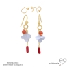 boucles d'oreilles femme trèfle nacre et pampilles corail rouge plaqué or réalisées à la main