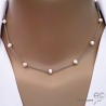 collier ras du cou femme en parles naturelles blanches sur une chaîne fine en argent massif fait main sur mesure