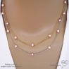 Collier, sautoir avec perles de culture roses parsemée sur une chaîne fine en plaqué or ou en argent, création by Alicia