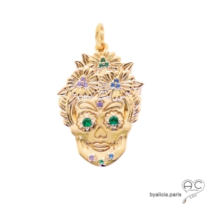 Pendentif Tête de Mort style mexicain en plaqué or avec fleurs et zirconiums colorés