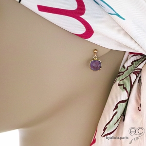 Boucle d’oreille en améthyste portée – bijou plaqué or femme