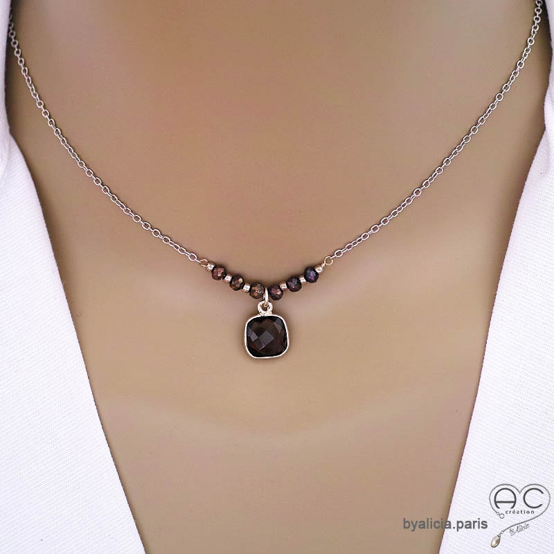 Collier quartz fumé entouré des petites pyrites  sur une chaîne en argent massif, ras de cou, création by Alicia