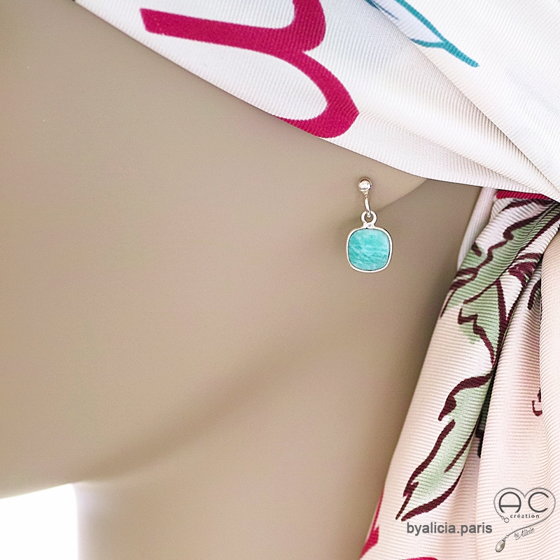 Boucle d’oreille en amazonite portée, bijou argent femme, fait main en France
