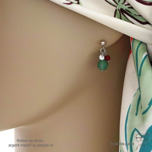 Boucles d’oreilles artisanales en aventurine et cornaline portées – finition argent massif
