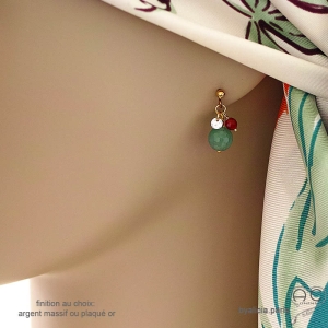 Boucles d’oreilles artisanales en aventurine et cornaline portées – finition plaqué or