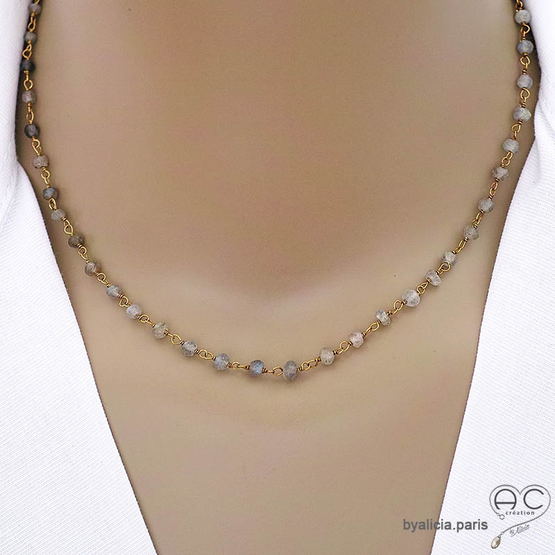 Collier fin avec labradorite sur une chaîne en argent massif doré à l'or fin, ras de cou, création by Alicia Collier fin avec labradorite sur une chaîne en argent massif doré à l'or fin, ras de cou, création by Alicia