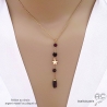 Collier cravate en grenat et étoile plaqué or, bijou femme pierre naturelle fait main en France Collier cravate en grenat et étoile plaqué or, bijou femme pierre naturelle fait main en France