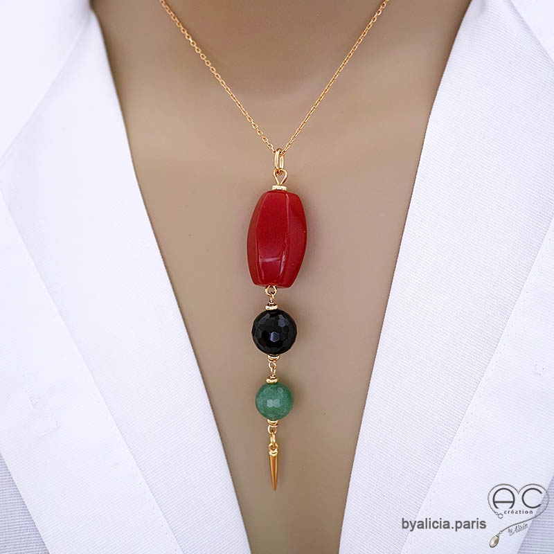 Pendentif artisanal en cornaline, onyx facetté, aventurine et une pointe dorée sur chaîne plaqué or