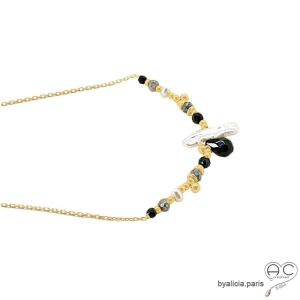 collier perle baroque et pierres naturelles noirs sur une chaîne fine en plaqué or créateur français