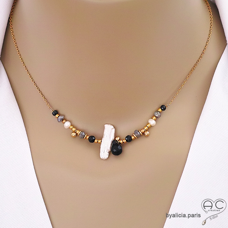 Collier perle baroque et de pierres naturelles noirs et gris, plaqué or, fait main, création by Alicia