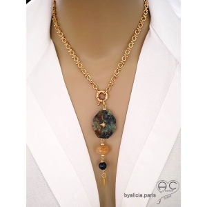 grand pendentif vert femme en pierres naturelles jaspe turquoise africaine, et pointe plaqué or réalisé à la main
