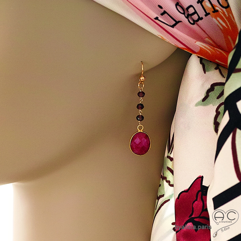 Boucles d'oreilles sillimanite rubis et grenat, pierres semi-précieuses, argent 925 doré à l'or fin, longues, création by Alicia