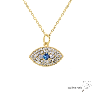 Collier œil protecteur en plaqué or pavé d’oxydes de zirconium blancs et bleu.