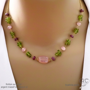 Collier en calcédoine rose, péridot et rubis, chaîne vermeil ou argent, fait main, création by Alicia