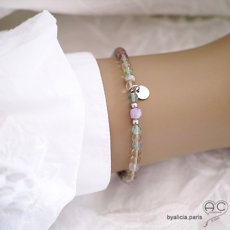 Bracelet fin fluorine et pampille médaille en argent massif, pierre semi-précieuse pastel, fait main