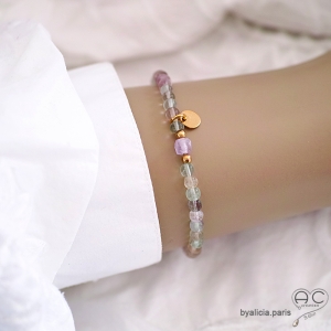 Bracelet fin fluorine et pampille médaille en plaqué or, pierre semi-précieuse pastel, fait main