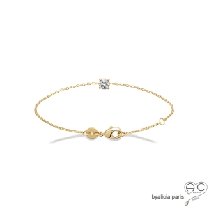 Bracelet avec solitaire en zirconium brillant sur une chaîne fine en plaqué or, femme