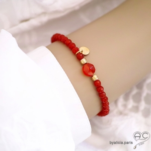 bracelet fin cornaline et pampille médaille plaqué or, pierre sur élastique, fait main